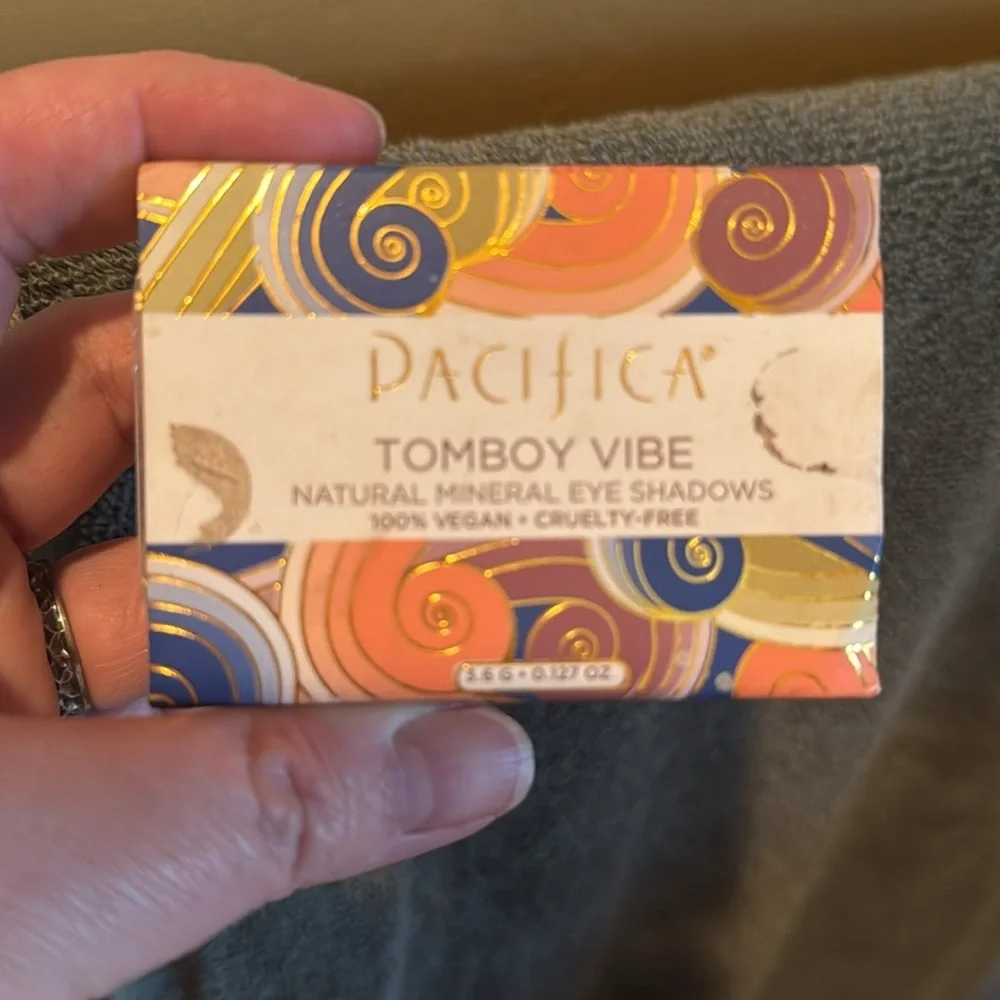 NIB PACIFICA BEAUTY Mineral 5 Eyeshadow Palette Tomboy Vibe
